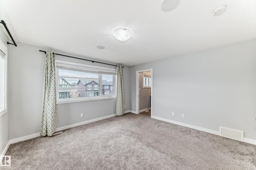2033 Cavanagh Drive, Edmonton, AB - Indoor