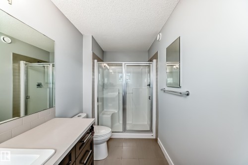 2033 Cavanagh Drive, Edmonton, AB - Indoor Photo Showing Bathroom