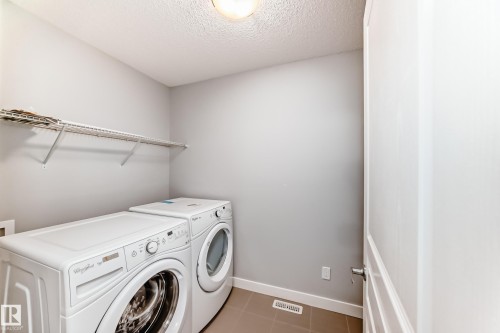 2033 Cavanagh Drive, Edmonton, AB - Indoor Photo Showing Laundry Room