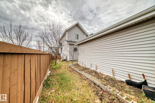 2033 Cavanagh Drive, Edmonton, AB - Outdoor