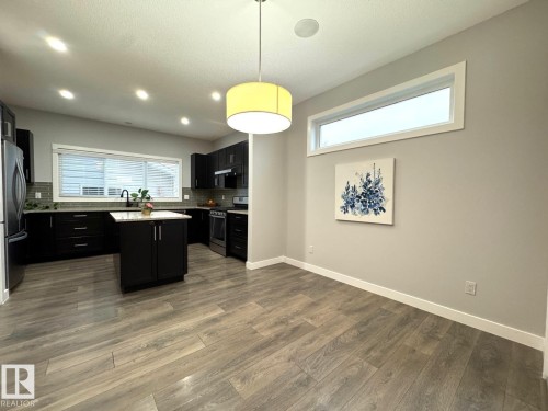 2033 Cavanagh Drive, Edmonton, AB - Indoor Photo Showing Kitchen