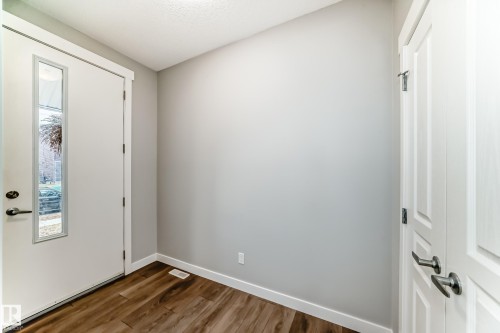 2033 Cavanagh Drive, Edmonton, AB - Indoor Photo Showing Other Room