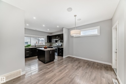 2033 Cavanagh Drive, Edmonton, AB - Indoor Photo Showing Kitchen