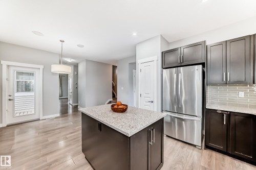 2033 Cavanagh Drive, Edmonton, AB - Indoor Photo Showing Kitchen
