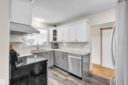 4912 59 Street, Cold Lake, AB - Indoor Photo Showing Kitchen