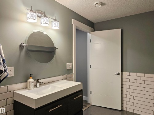 122 Joyal Way, St. Albert, AB - Indoor Photo Showing Bathroom