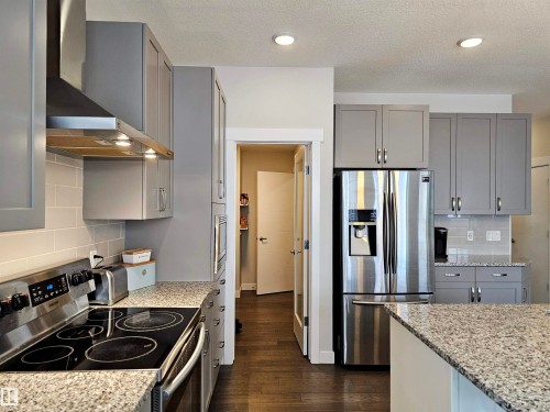122 Joyal Way, St. Albert, AB - Indoor Photo Showing Kitchen With Stainless Steel Kitchen
