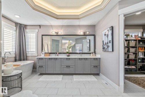 4210 Veterans Way, Edmonton, AB - Indoor Photo Showing Bathroom