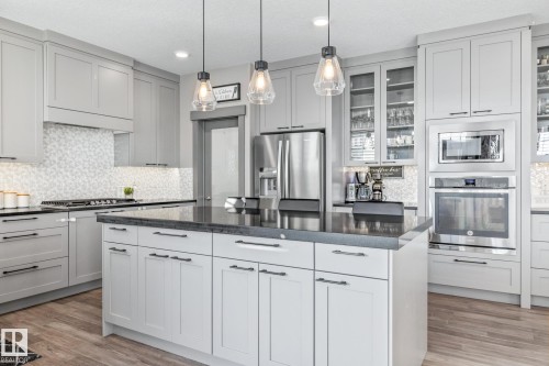 4210 Veterans Way, Edmonton, AB - Indoor Photo Showing Kitchen With Upgraded Kitchen