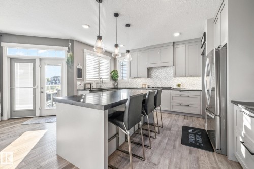 4210 Veterans Way, Edmonton, AB - Indoor Photo Showing Kitchen With Upgraded Kitchen