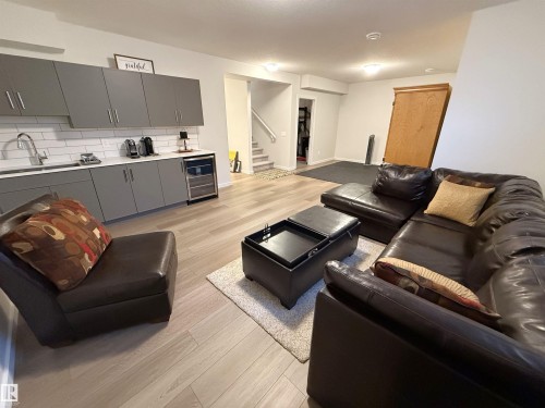 22114 81A Avenue, Edmonton, AB - Indoor Photo Showing Other Room