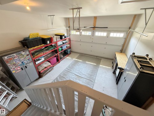 22114 81A Avenue, Edmonton, AB - Indoor Photo Showing Garage