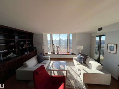 904 11503 100 Avenue, Edmonton, AB - Indoor Photo Showing Living Room