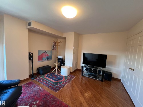 904 11503 100 Avenue, Edmonton, AB - Indoor Photo Showing Living Room