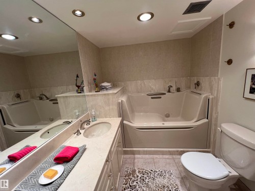 904 11503 100 Avenue, Edmonton, AB - Indoor Photo Showing Bathroom