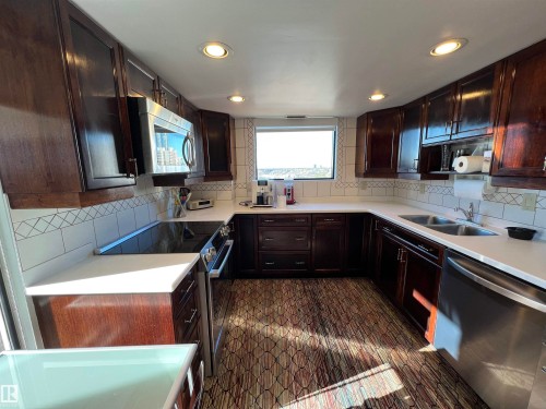 904 11503 100 Avenue, Edmonton, AB - Indoor Photo Showing Kitchen With Double Sink