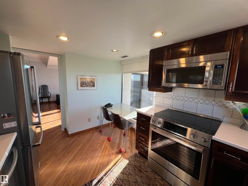 904 11503 100 Avenue, Edmonton, AB - Indoor Photo Showing Kitchen