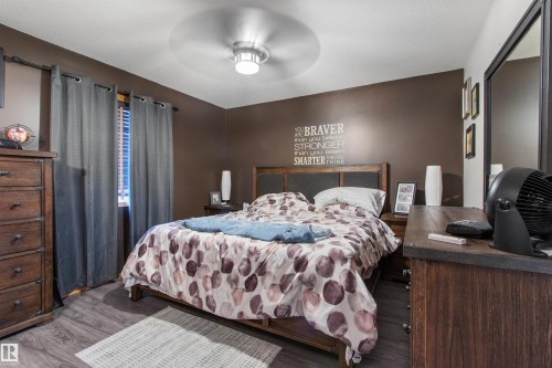 3924 44 Ave, Drayton Valley, AB - Indoor Photo Showing Bedroom