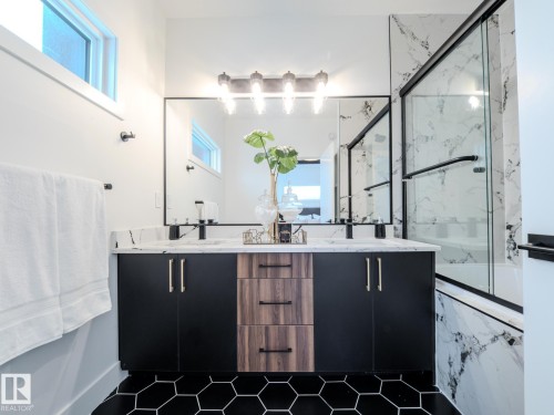 Edmonton, AB - Indoor