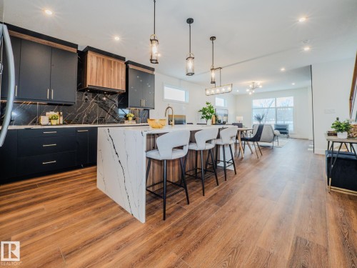 7607 98 Avenue, Edmonton, AB 