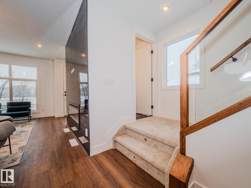 7607 98 Avenue, Edmonton, AB 