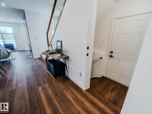 7607 98 Avenue, Edmonton, AB - Indoor Photo Showing Other Room