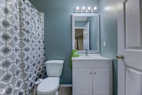 5531 163 Avenue, Edmonton, AB - Indoor Photo Showing Bathroom