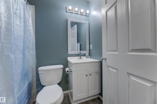 5531 163 Avenue, Edmonton, AB - Indoor Photo Showing Bathroom