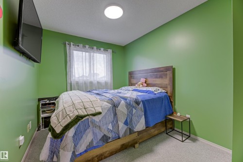 5531 163 Avenue, Edmonton, AB - Indoor Photo Showing Bedroom