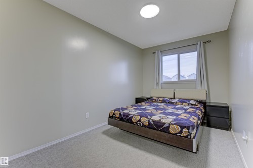 5531 163 Avenue, Edmonton, AB - Indoor Photo Showing Bedroom