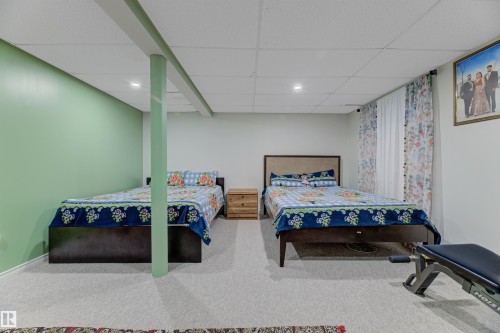 5531 163 Avenue, Edmonton, AB - Indoor Photo Showing Bedroom