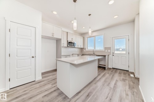 6423 63 Street, Beaumont, AB - Indoor Photo Showing Kitchen With Upgraded Kitchen