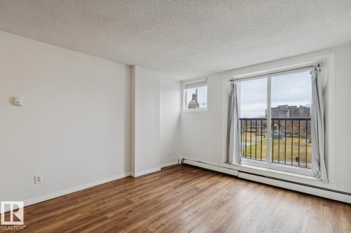 402 9730 106 Street, Edmonton, AB - Indoor Photo Showing Other Room