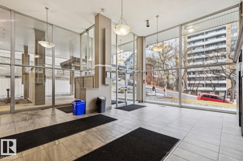 402 9730 106 Street, Edmonton, AB - Indoor Photo Showing Other Room
