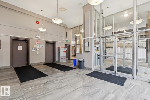 402 9730 106 Street, Edmonton, AB - Indoor Photo Showing Other Room