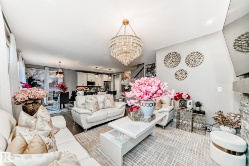 2012 200 Street, Edmonton, AB - Indoor Photo Showing Living Room