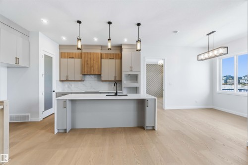 72 Eldridge Point(E), St. Albert, AB - Indoor Photo Showing Kitchen With Upgraded Kitchen
