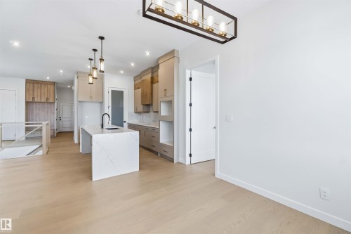72 Eldridge Point(E), St. Albert, AB - Indoor Photo Showing Kitchen