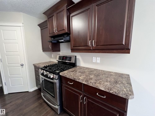 1117 59A Street, Edmonton, AB - Indoor Photo Showing Kitchen