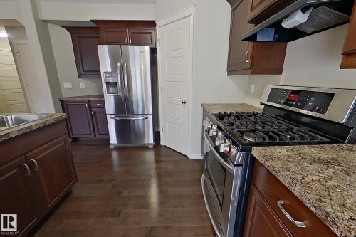 1117 59A Street, Edmonton, AB - Indoor Photo Showing Kitchen