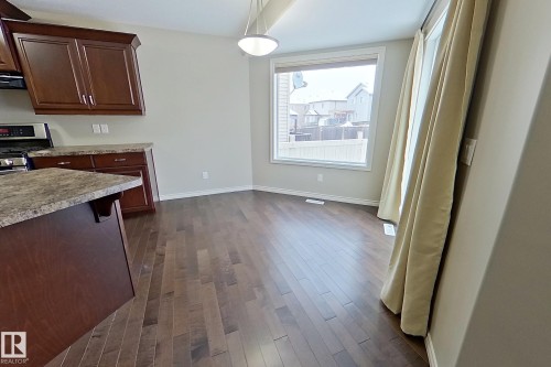 1117 59A Street, Edmonton, AB - Indoor Photo Showing Kitchen
