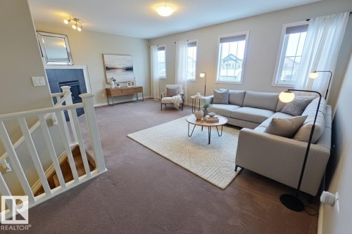 1117 59A Street, Edmonton, AB - Indoor Photo Showing Living Room