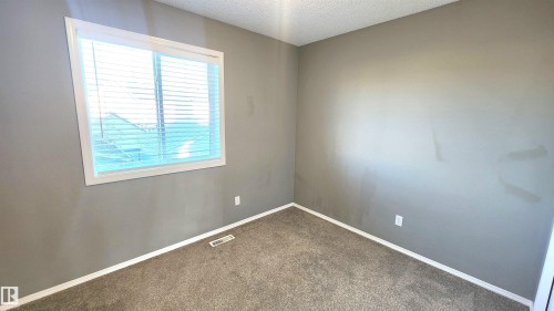 5063 Stanton Drive, Edmonton, AB - Indoor Photo Showing Other Room