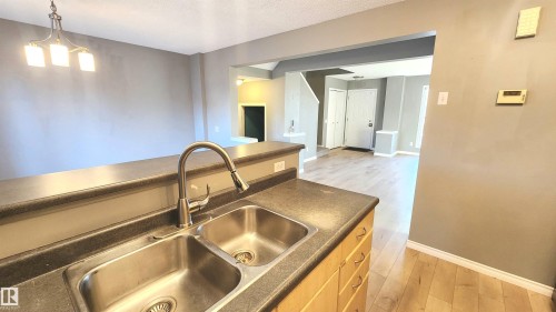 5063 Stanton Drive, Edmonton, AB - Indoor Photo Showing Kitchen With Double Sink