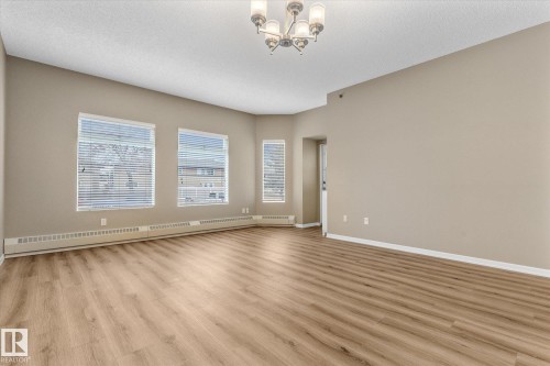 114 2011 137 Avenue, Edmonton, AB - Indoor Photo Showing Other Room
