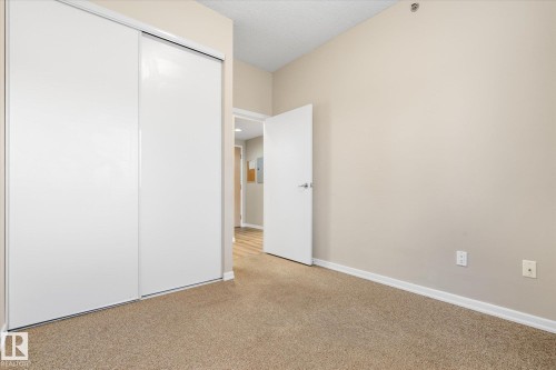 114 2011 137 Avenue, Edmonton, AB - Indoor Photo Showing Other Room