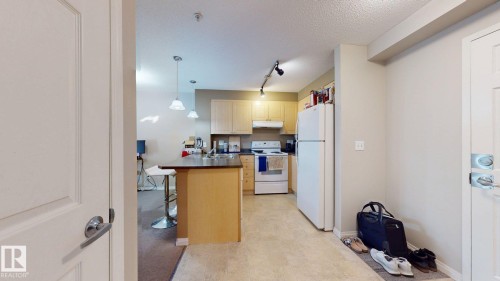 313 636 Mcallister Loop, Edmonton, AB - Indoor Photo Showing Kitchen