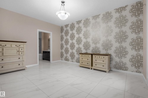 105 160 Magrath Road Nw, Edmonton, AB - Indoor