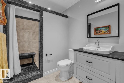 1144 Wedgewood Boulevard, Edmonton, AB - Indoor Photo Showing Bathroom