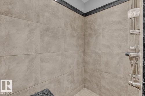 1144 Wedgewood Boulevard, Edmonton, AB - Indoor Photo Showing Bathroom